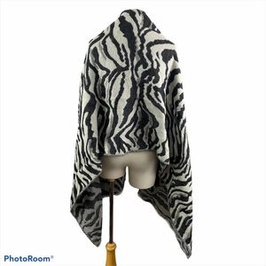 NWT Vince Camuto zebra print scarf